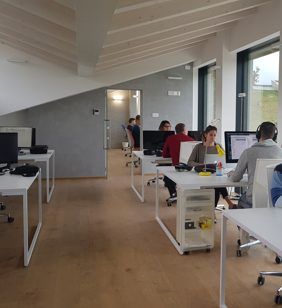 The Immersiva team at work in our offices, a collaborative and innovative environment